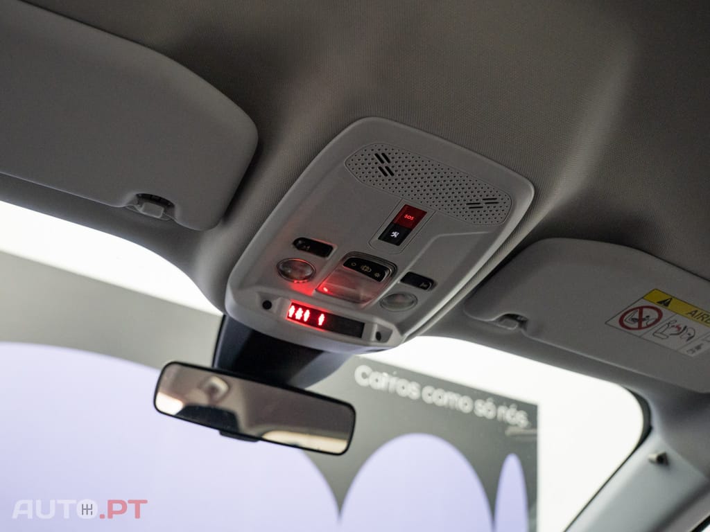 Peugeot E-2008 50 kWh Active Pack