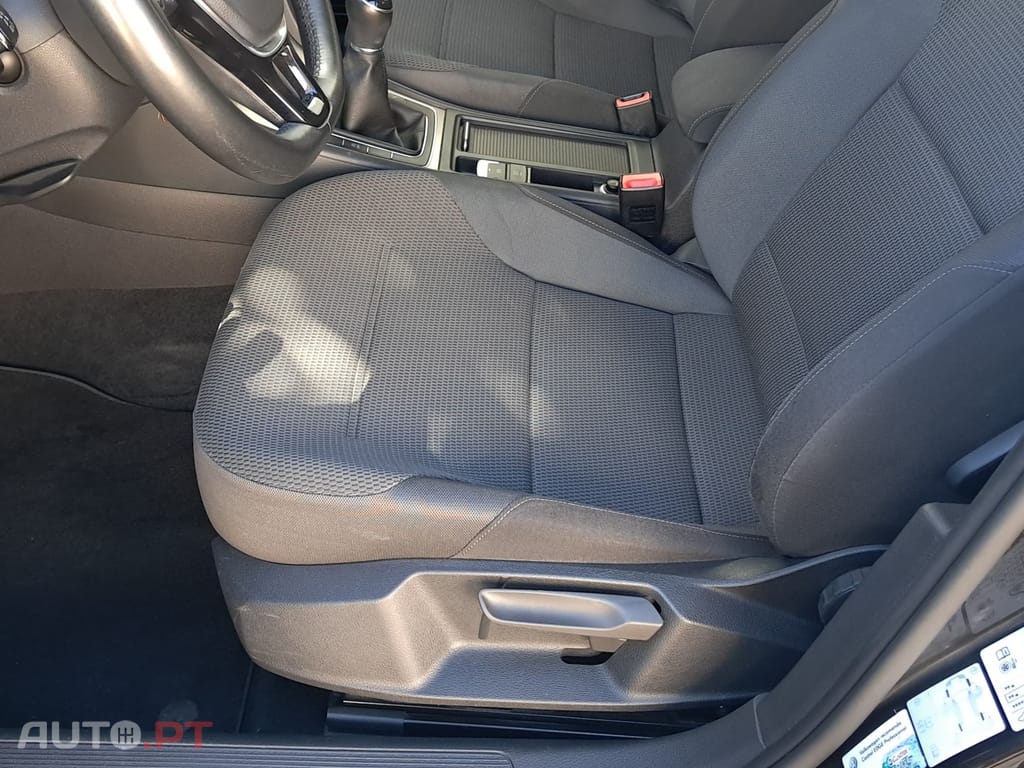 Volkswagen Golf 1.6 TDi BlueMotion Confortline