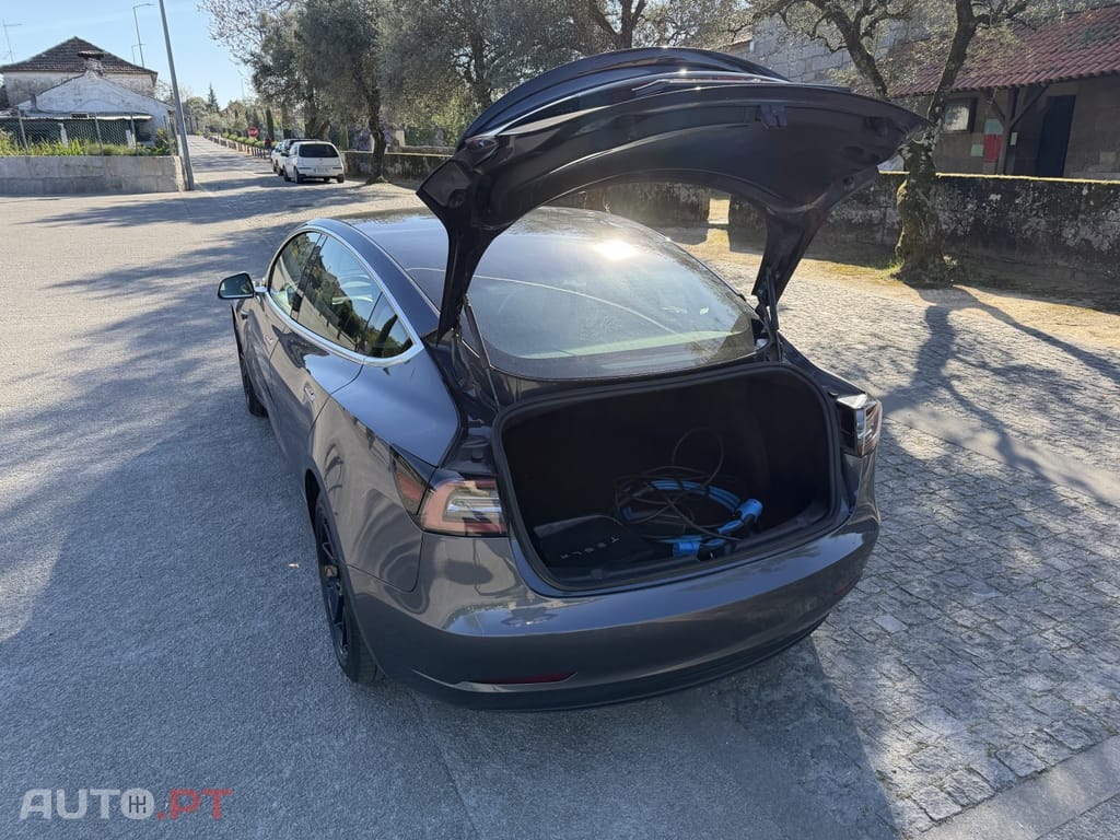Tesla Model 3 Standard Range Plus RWD