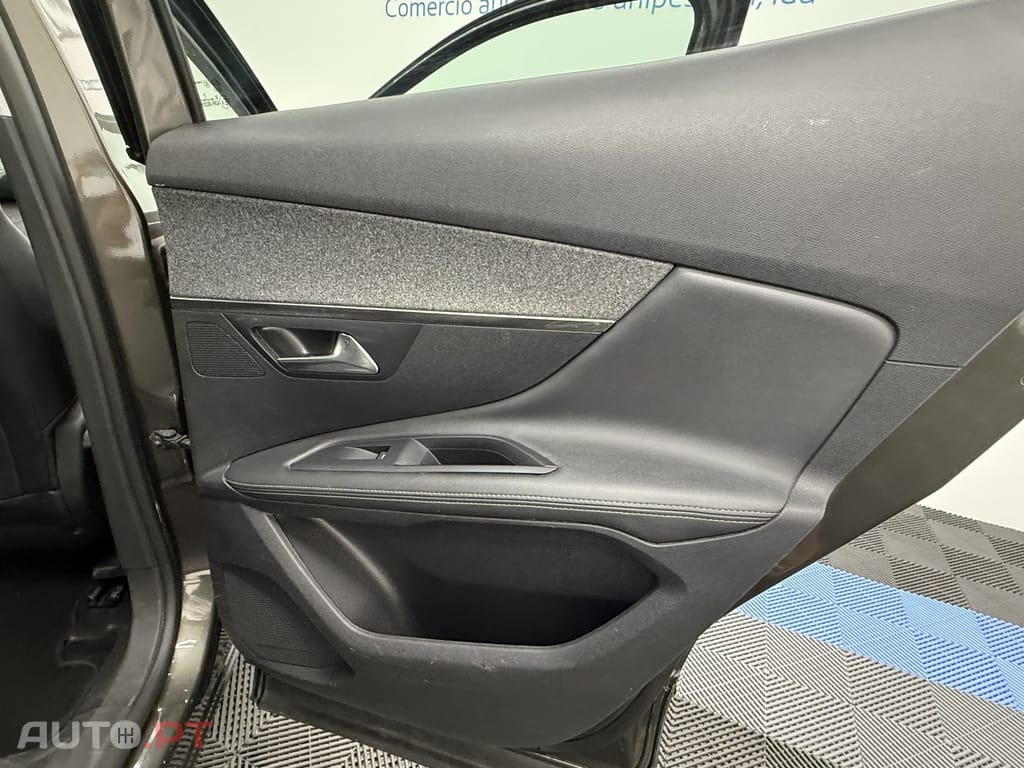Peugeot 3008 1.5 BlueHDi Allure