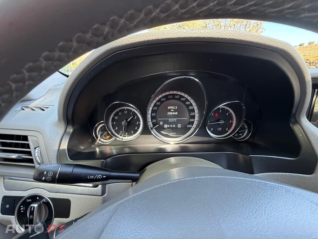 Mercedes-Benz E 250 CDI Avantgarde BlueEfficiency