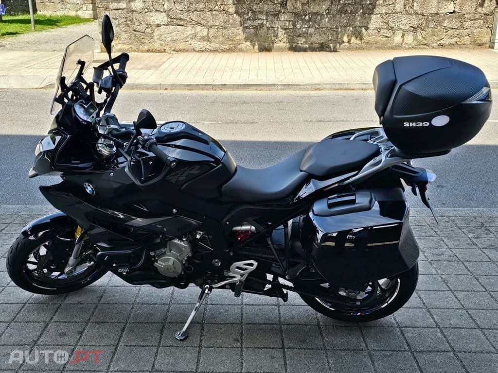 BMW S Triple black & Akrapovic