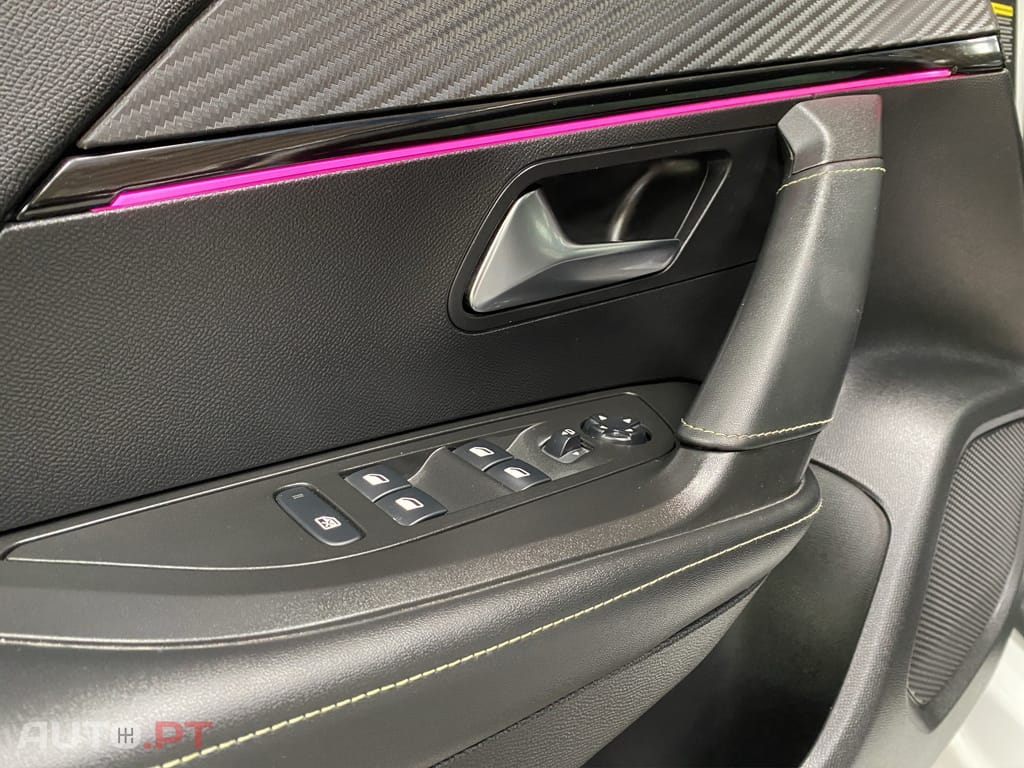 Peugeot E-2008 50 kWh GT