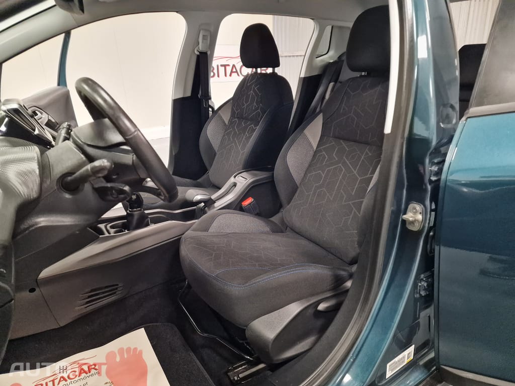 Peugeot 2008 1.2 PURETECH STYLE