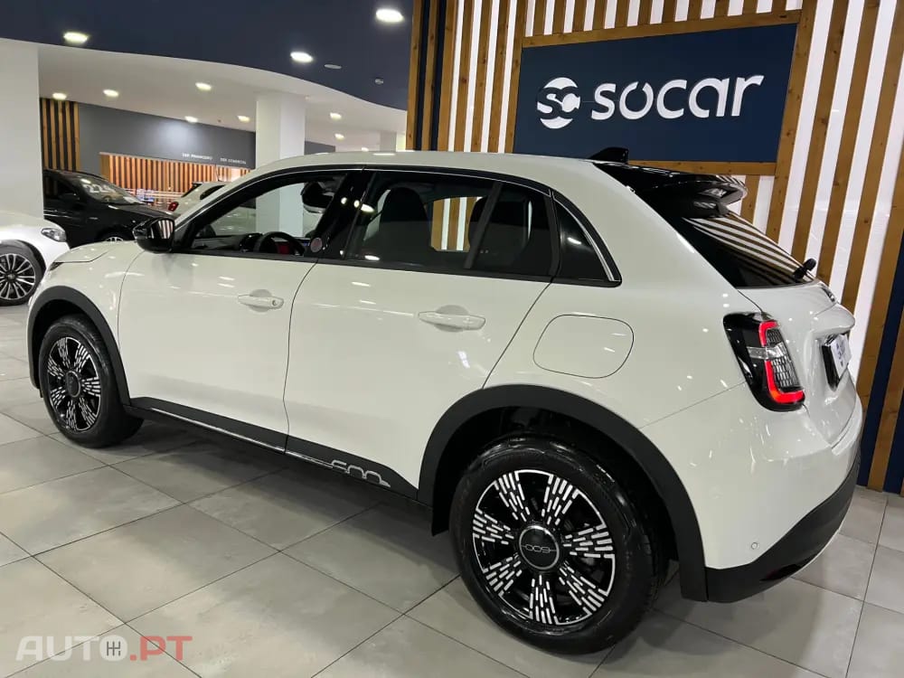 Fiat 600e 54 kWh (RED)