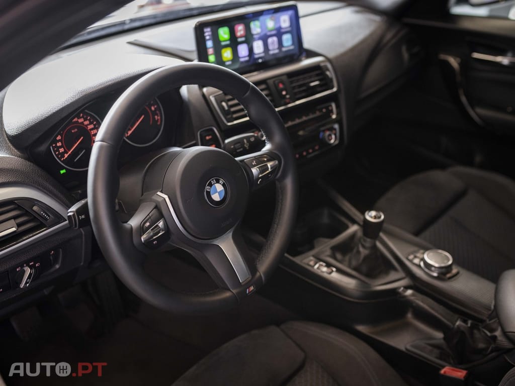 BMW 220 i Coupe Pack M