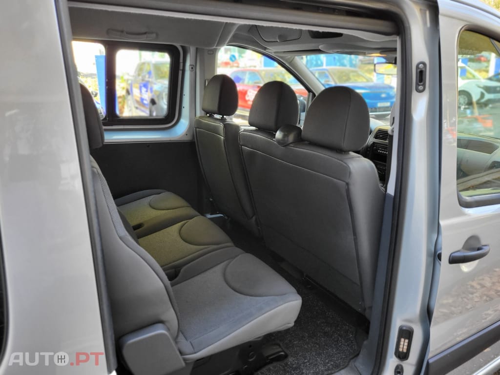 Peugeot Expert 2.0 HDi L2H1 Semi-Vidrado