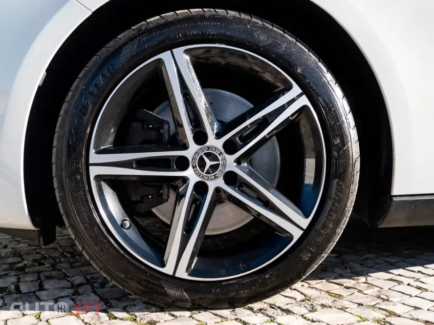 Mercedes-Benz A 250 e 8G-DCT Style