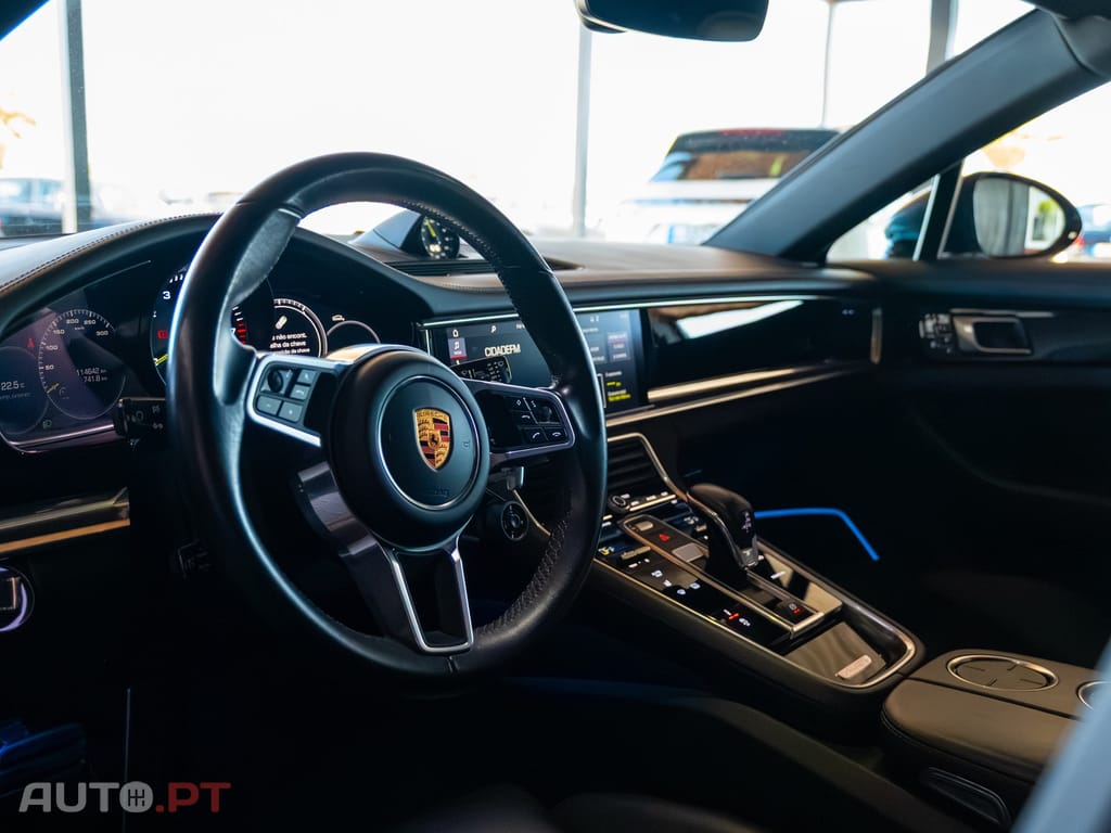 Porsche Panamera 4 E-Hybrid