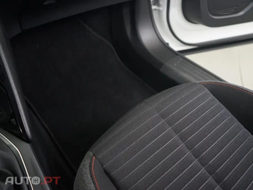 Peugeot 2008 1.2 PureTech Active