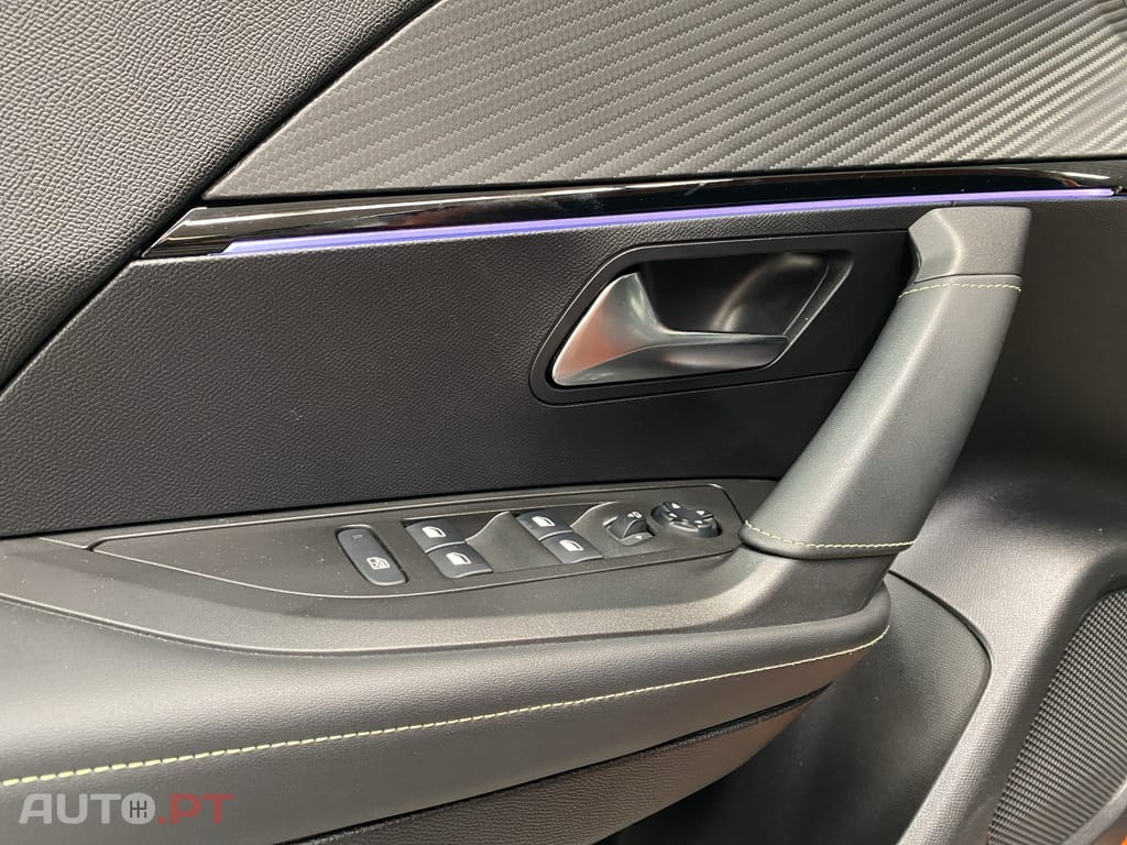 Peugeot E-2008 50 kWh GT