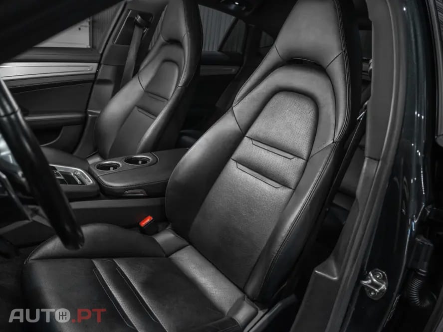 Porsche Panamera 4 E-Hybrid