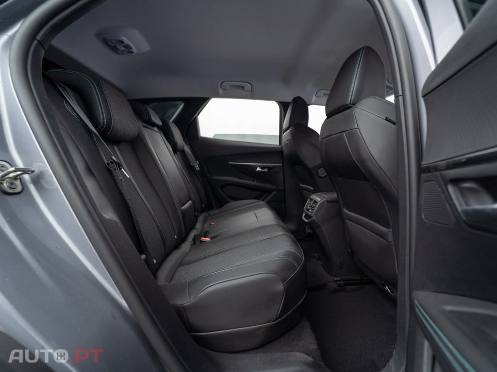 Peugeot 3008 1.6 Hybrid Allure e-EAT8