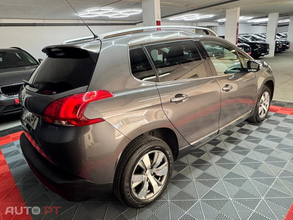 Peugeot 2008 1.2 PureTech Style EAT6