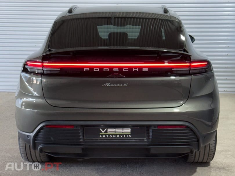 Porsche Macan Electric 4