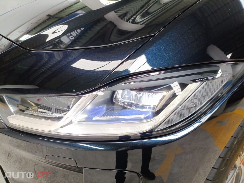 Jaguar I-Pace EV400 AWD SE