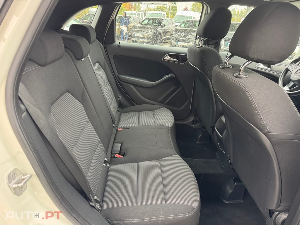 Mercedes-Benz B 180 d Edition