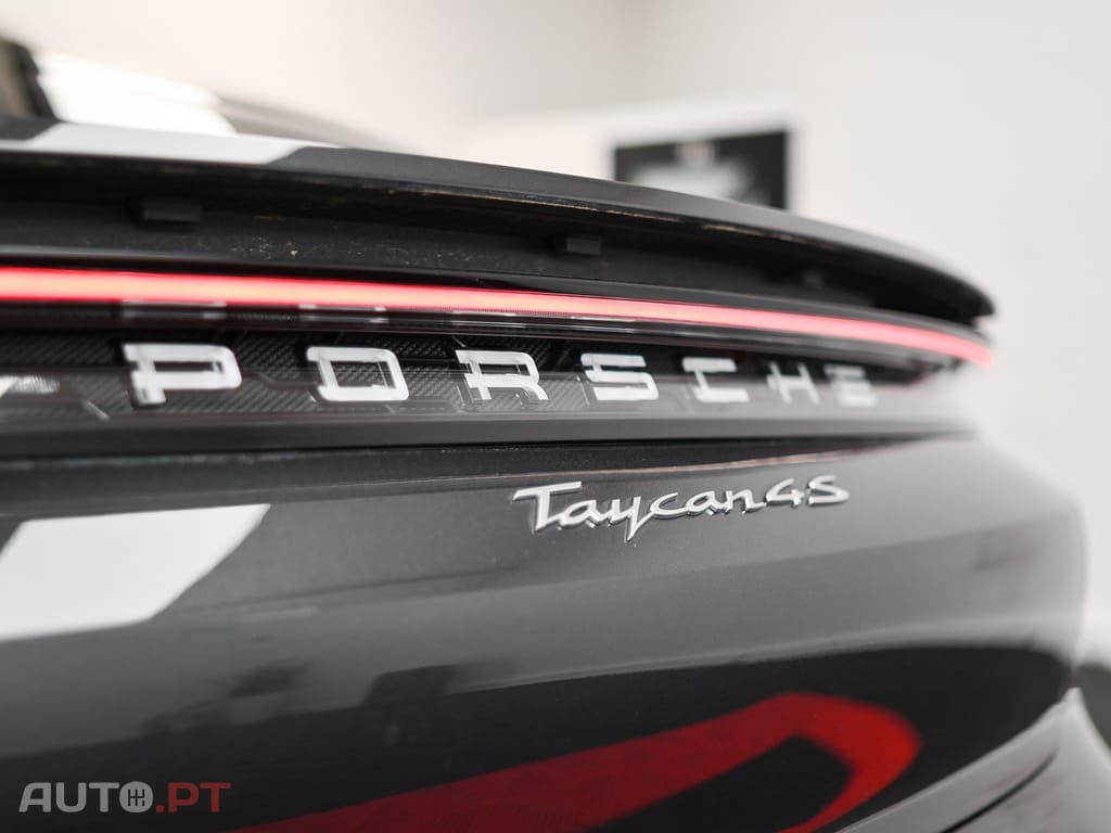 Porsche Taycan 4S