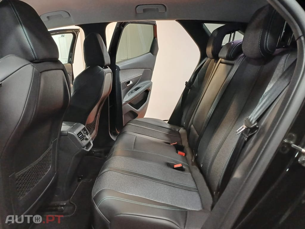 Peugeot 3008 1.6 Hybrid Allure e-EAT8