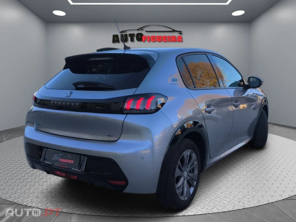 Peugeot E-208 50 kWh Allure Pack