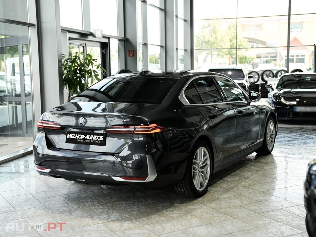 BMW i5 eDrive40