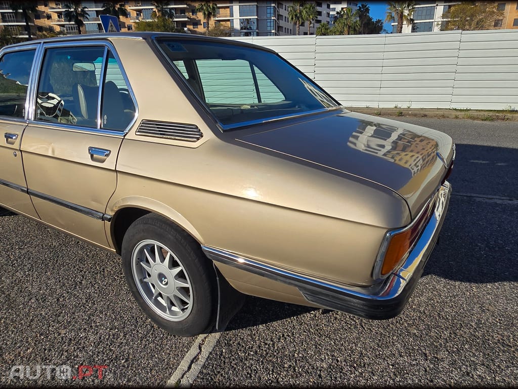 BMW 518 i E12