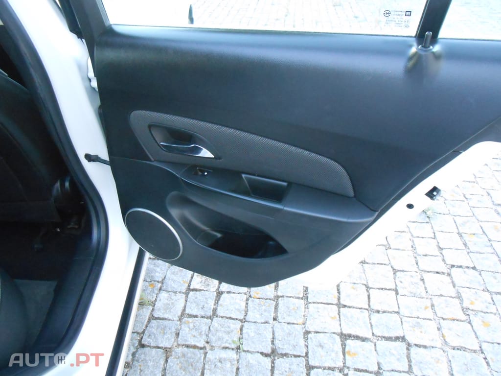 Chevrolet Cruze SW 1.7 VCDI LT