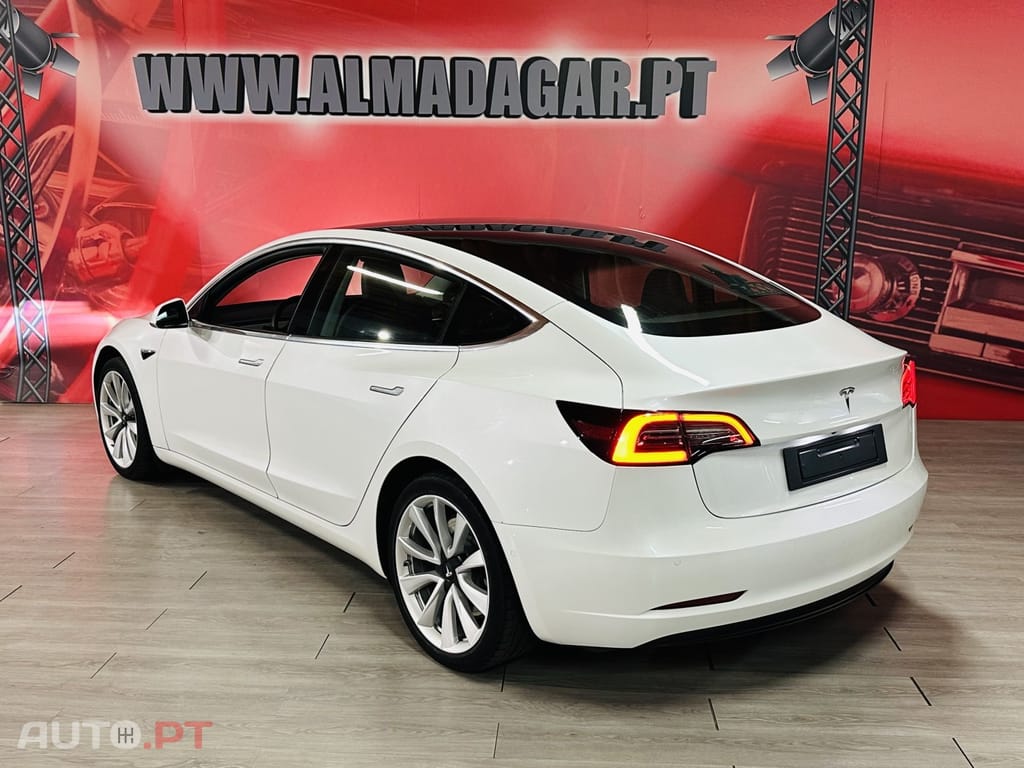 Tesla Model 3 Standard Range Plus RWD