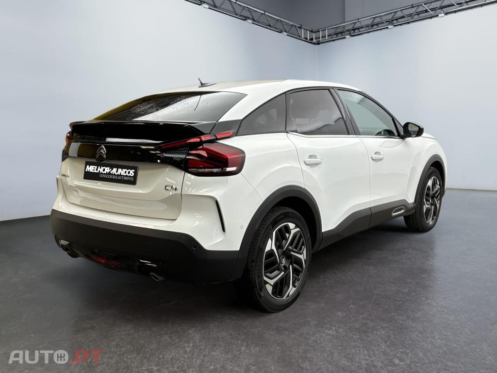 Citroen C4 1.2 PureTech Shine EAT8