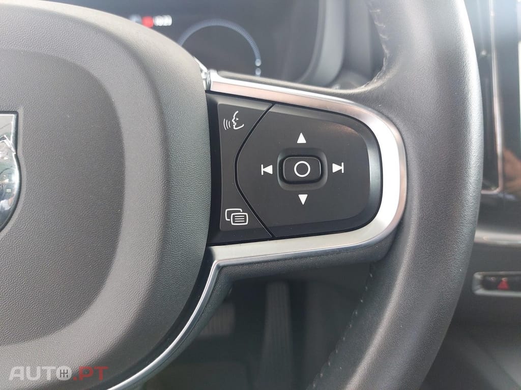 Volvo XC60 2.0 T8 PHEV Momentum AWD