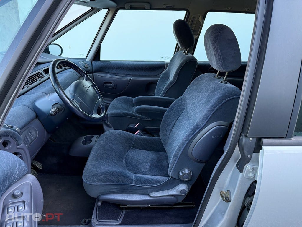 Renault Grand Espace RT 2.2 dT