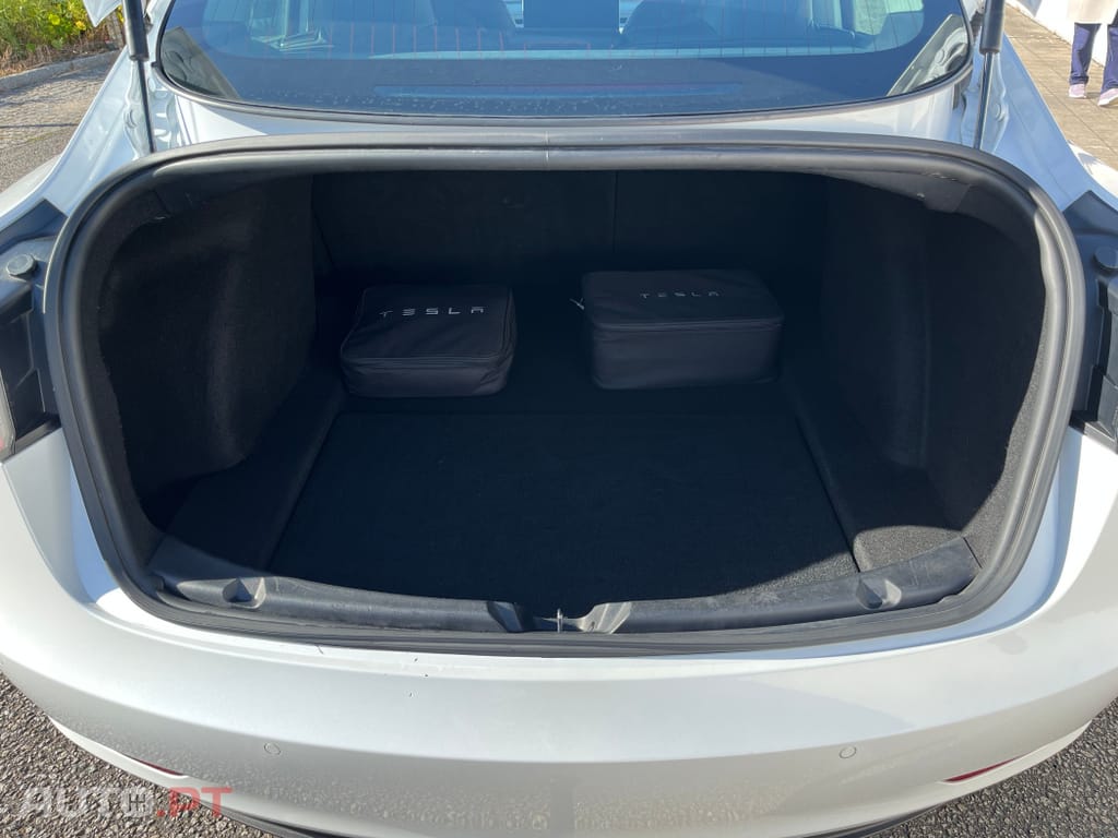 Tesla Model 3 Tração Traseira