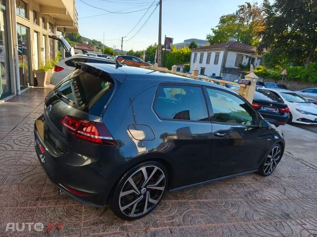 Volkswagen Golf  Gti Performance Bluemotion