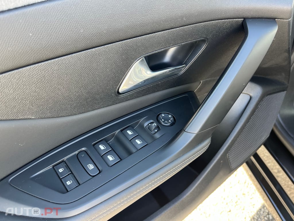 Peugeot 308 BlueHDi FAP 130 EAT8 Stop & Start Allure
