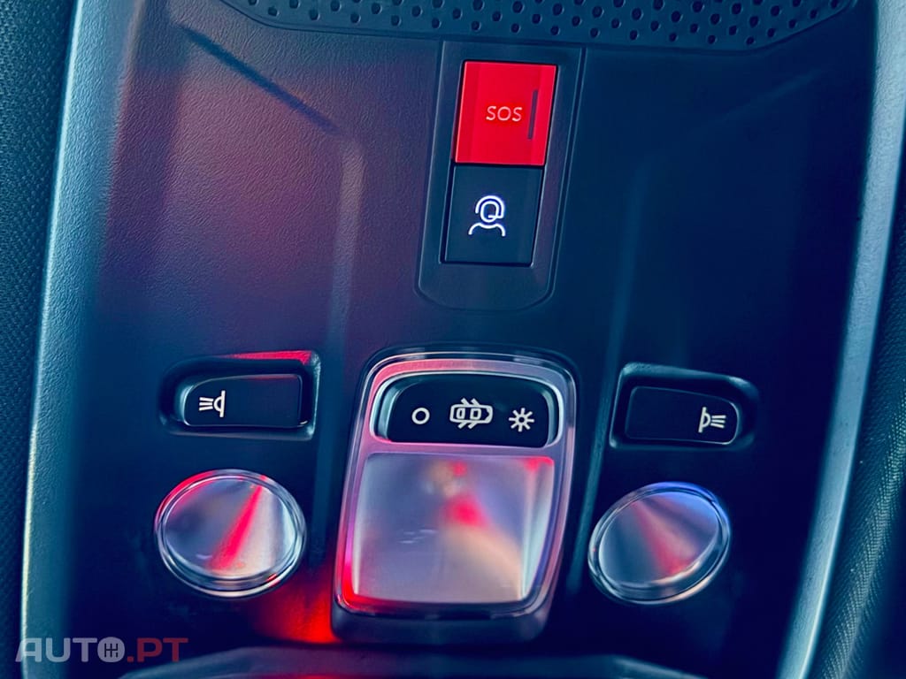 Peugeot 2008 1.2 Hybrid Allure e-DCS6