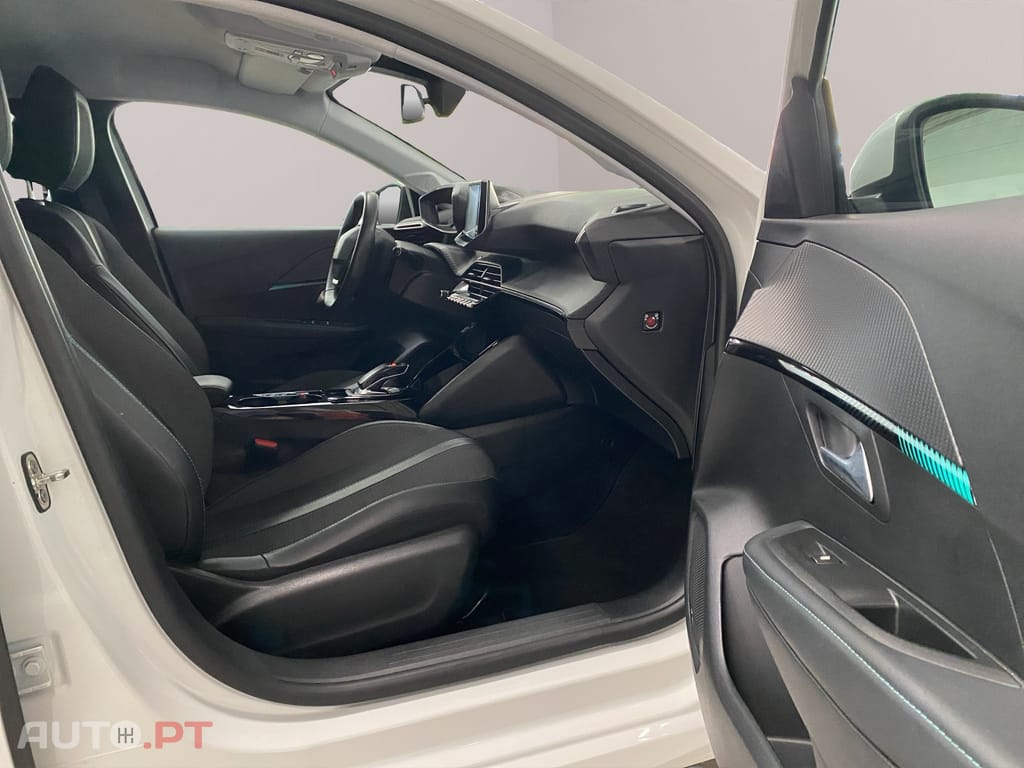 Peugeot E-208 50 kWh Allure Pack