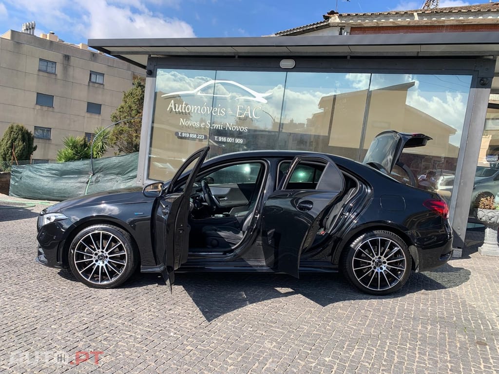 Mercedes-Benz A 250 e AMG Line