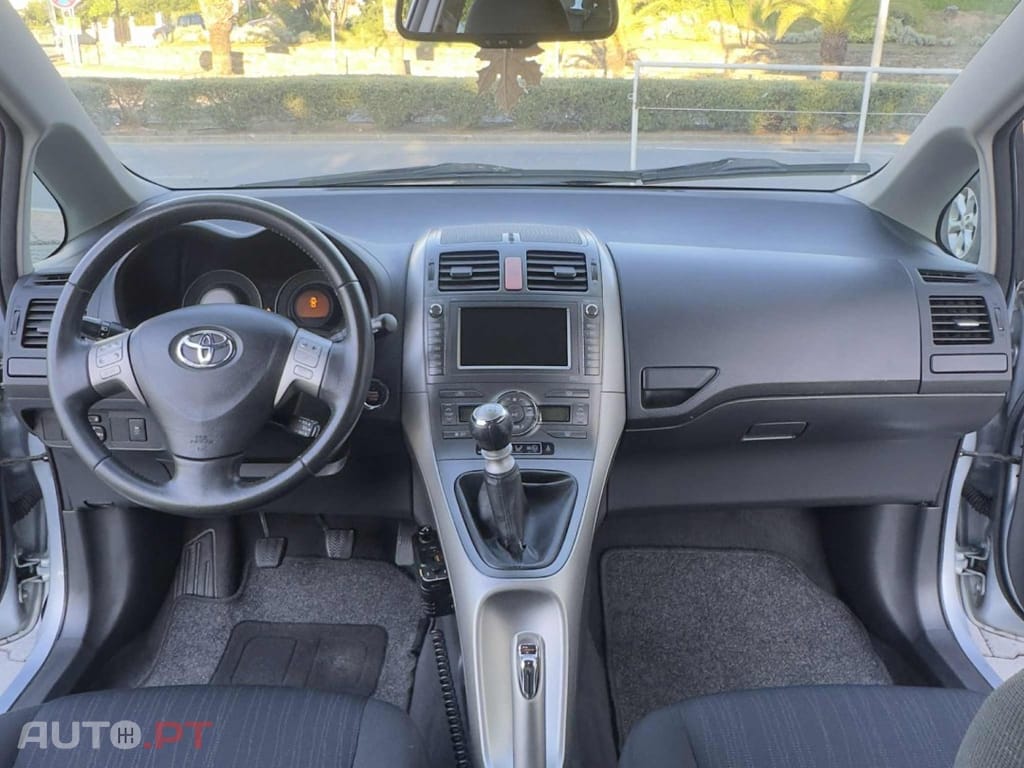 Toyota Auris 2.0 D-4D Exclusive