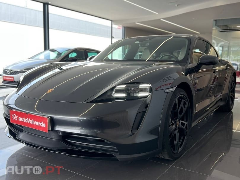Porsche Taycan 4