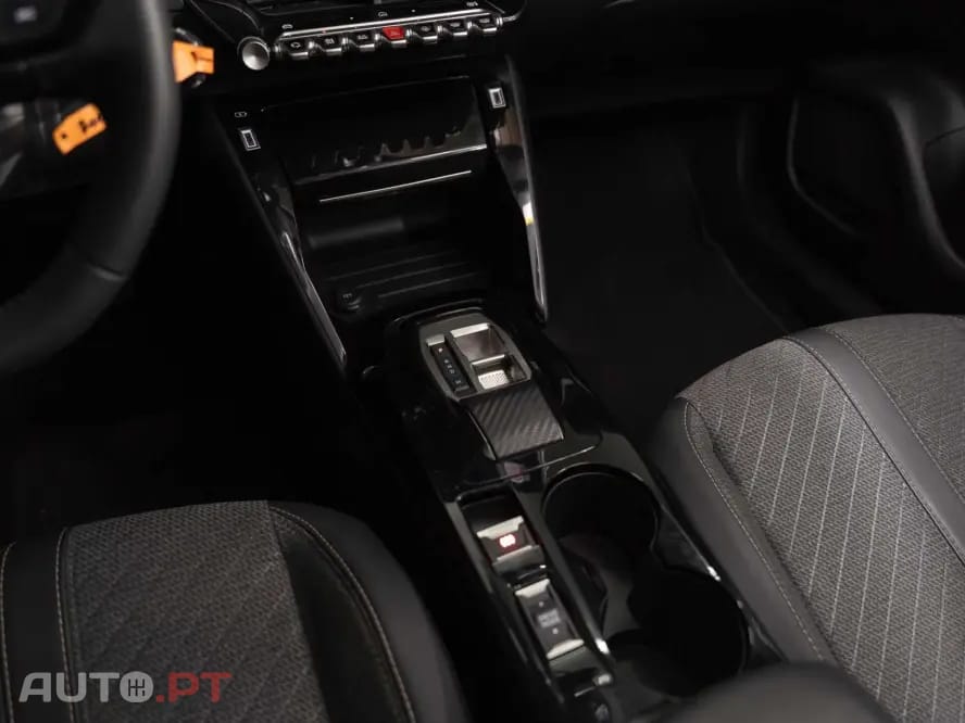 Peugeot 2008 1.2 Hybrid Allure e-DCS6