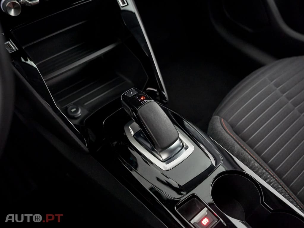 Peugeot E-208 50 kWh Active