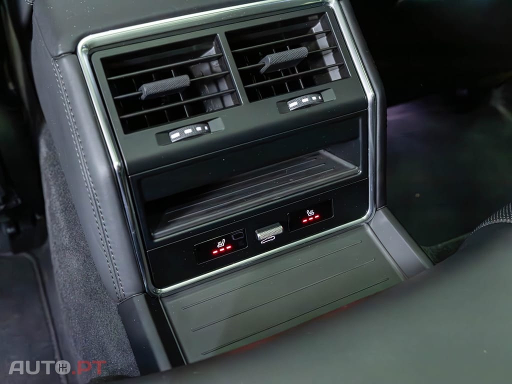 Porsche Panamera 4 E-Hybrid Platinum Edition PDLS