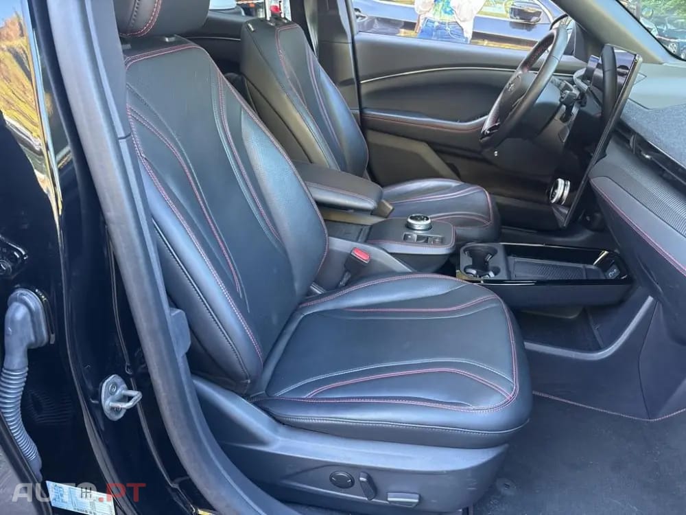 Ford Mustang Mach-E Premium AWD