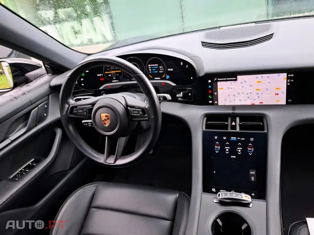 Porsche Taycan 4