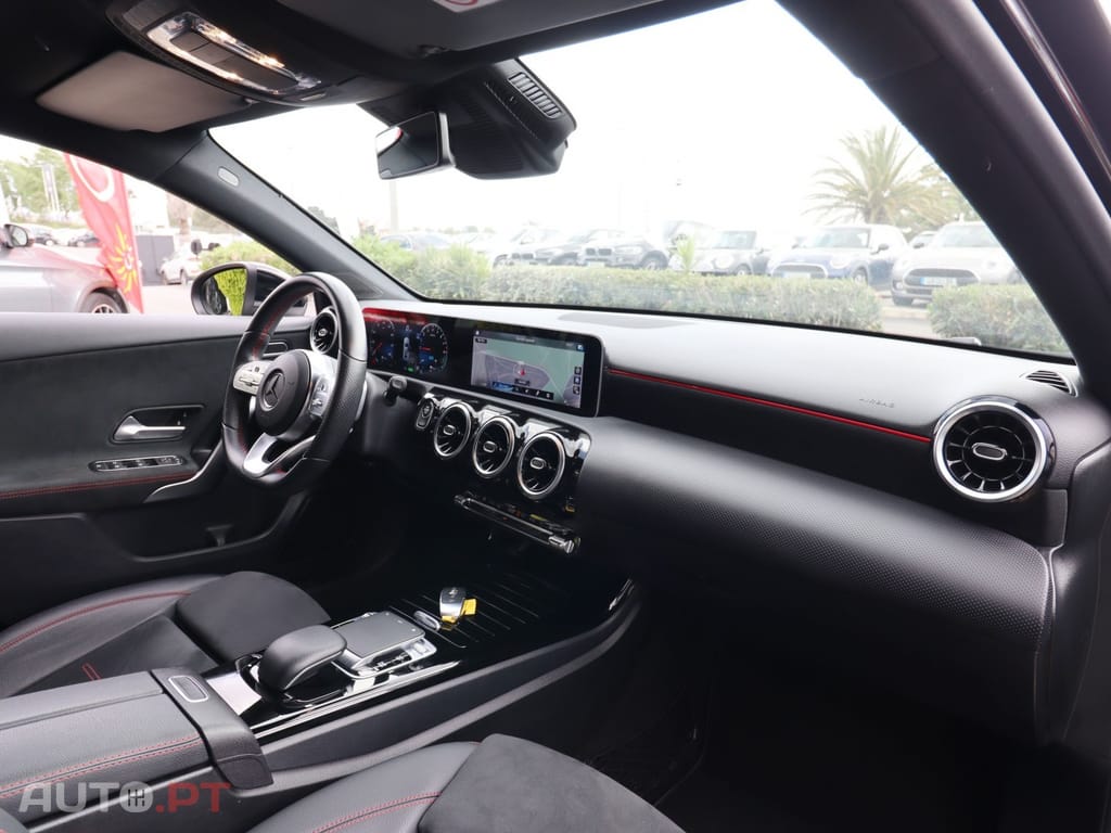 Mercedes-Benz A 250 e 8G-DCT AMG Line — fotografia 9