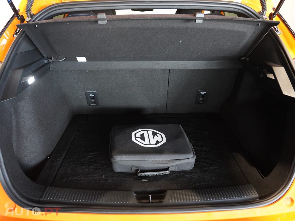 MG MG4 64 kWh Luxury