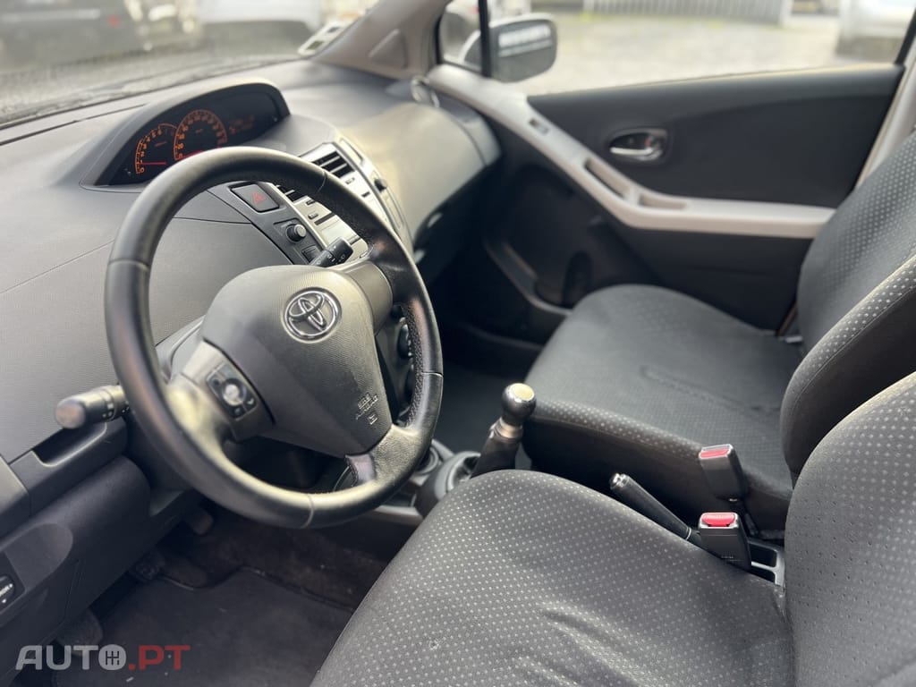 Toyota Yaris 1.0 VVT-i Sol+AC