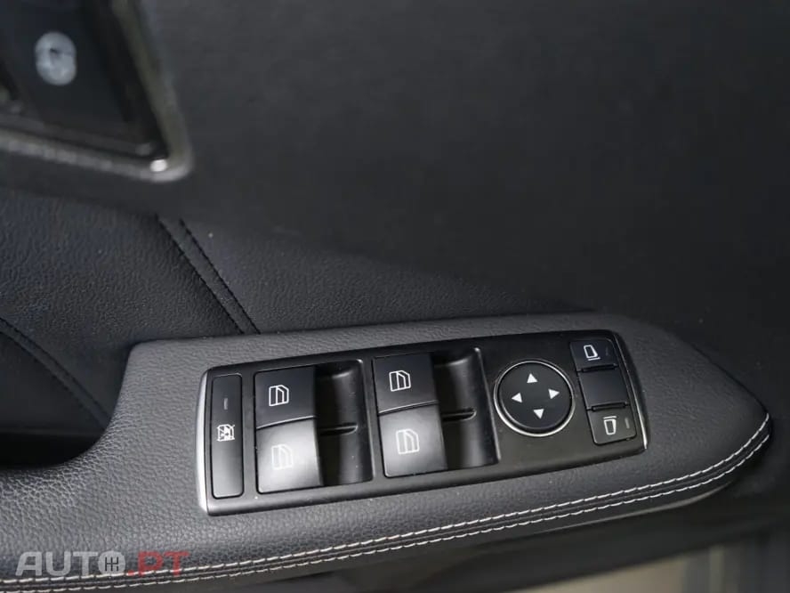 Mercedes-Benz E 220 CDi Avantgarde BlueEfficiency Auto