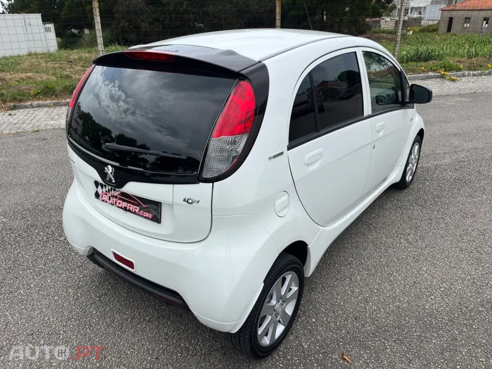Peugeot iOn Active