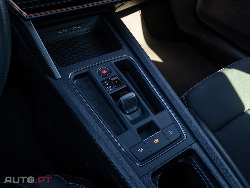 Cupra Leon 1.4 e-Hybrid MID DSG